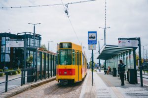 Tramvaj Schindler Be 4/8 ve Lvově. Foto: Lvivelektrotrans