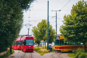 Tramvaj Schindler Be 4/8 a tramvaj Duewag / Vevey ve Lvově. Foto: Lvivelektrotrans