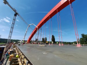 Betonáž střední části mostu přes Moravu na D55. Foto: Pragoprojekt