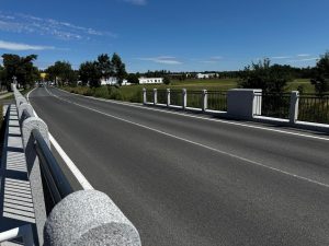 Opravený kamenný most přes Pilský potok v Dobříši. Foto: KSÚS