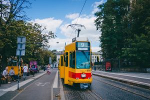 Tramvaj Schindler Be 4/8 ve Lvově. Foto: Lvivelektrotrans
