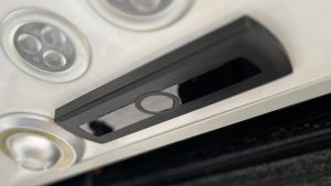 Systém automatického počítání cestujících ve voze DPO. Zdroj: DPO