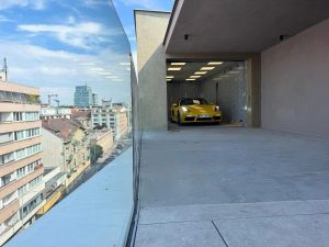 Parkování na balkoně v Holešovicích. Foto: Linea Pura