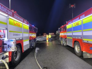 Požár cisterny na D11. Foto: HZS Královéhradeckého kraje