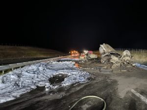 Požár cisterny na D11. Foto: HZS Královéhradeckého kraje
