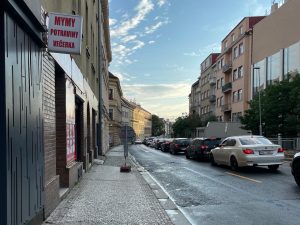Kolona v ulici Holečkova.Foto: Zdopravy.cz