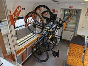 Sobotní cyklovlak společnosti GE Train na lokálce Svojšín - Bor. Autor: Aleš Petrovský