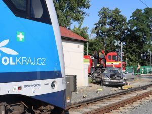 Nehoda na přejezdu ve Šternberku. Foto: Policie ČR