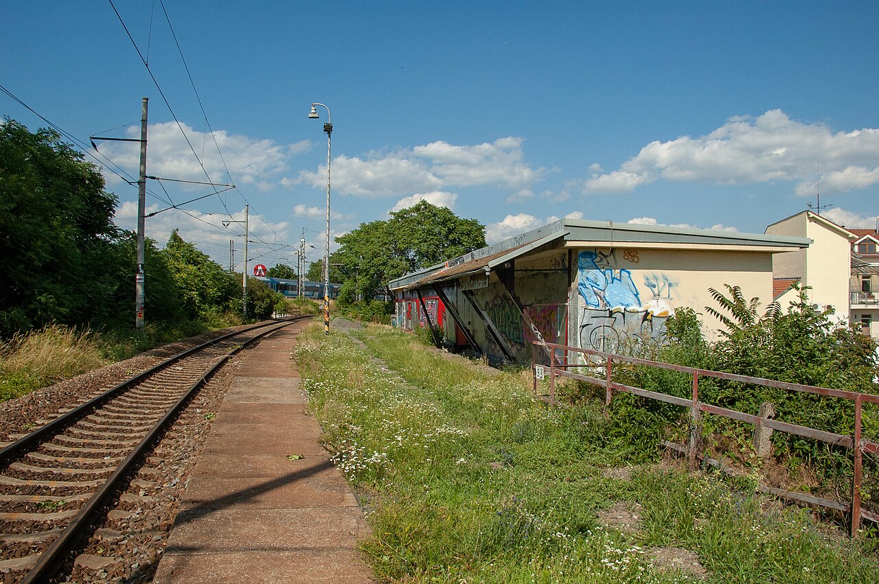Zastávka Brno-Černovice. Foto: Migormcz / Wikimedia Commons