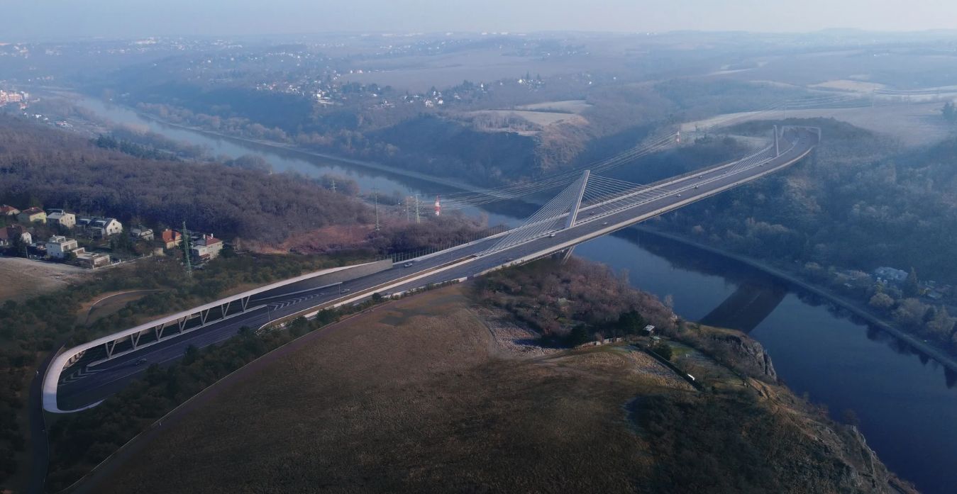 Dálniční most přes Vltavu na DO, 1. místo. Autor: Stráský, Hustý a partneři a Studio acht