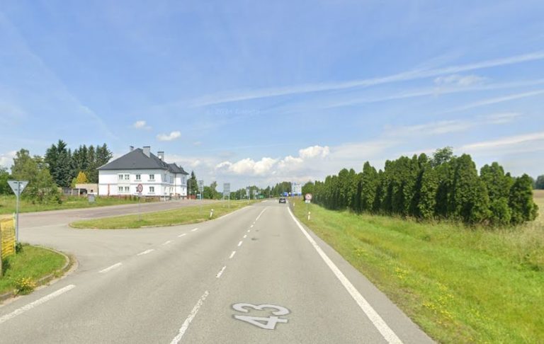 Silnice I/43 u Dolní Lipky v místě, kde má končit budoucí rychlostní silnice S8. Foto: Google Street View