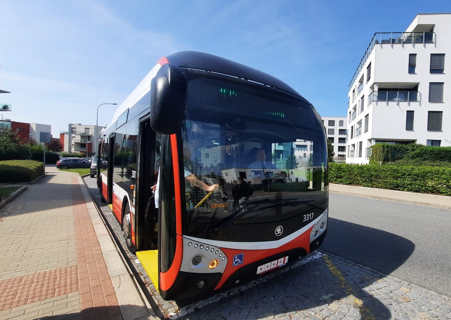 Trolejbus 32Tr na lince 30 v Brně. Foto: DPMB