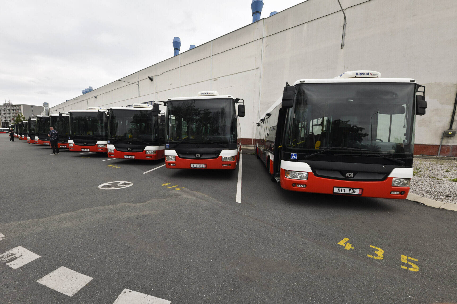 Předání pražských autobusů jako pomoc Ukrajině. Zdroj: DPP