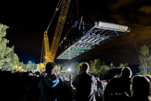 Usazování Faltusova mostu. Foto: P. Eret / Plzen.eu