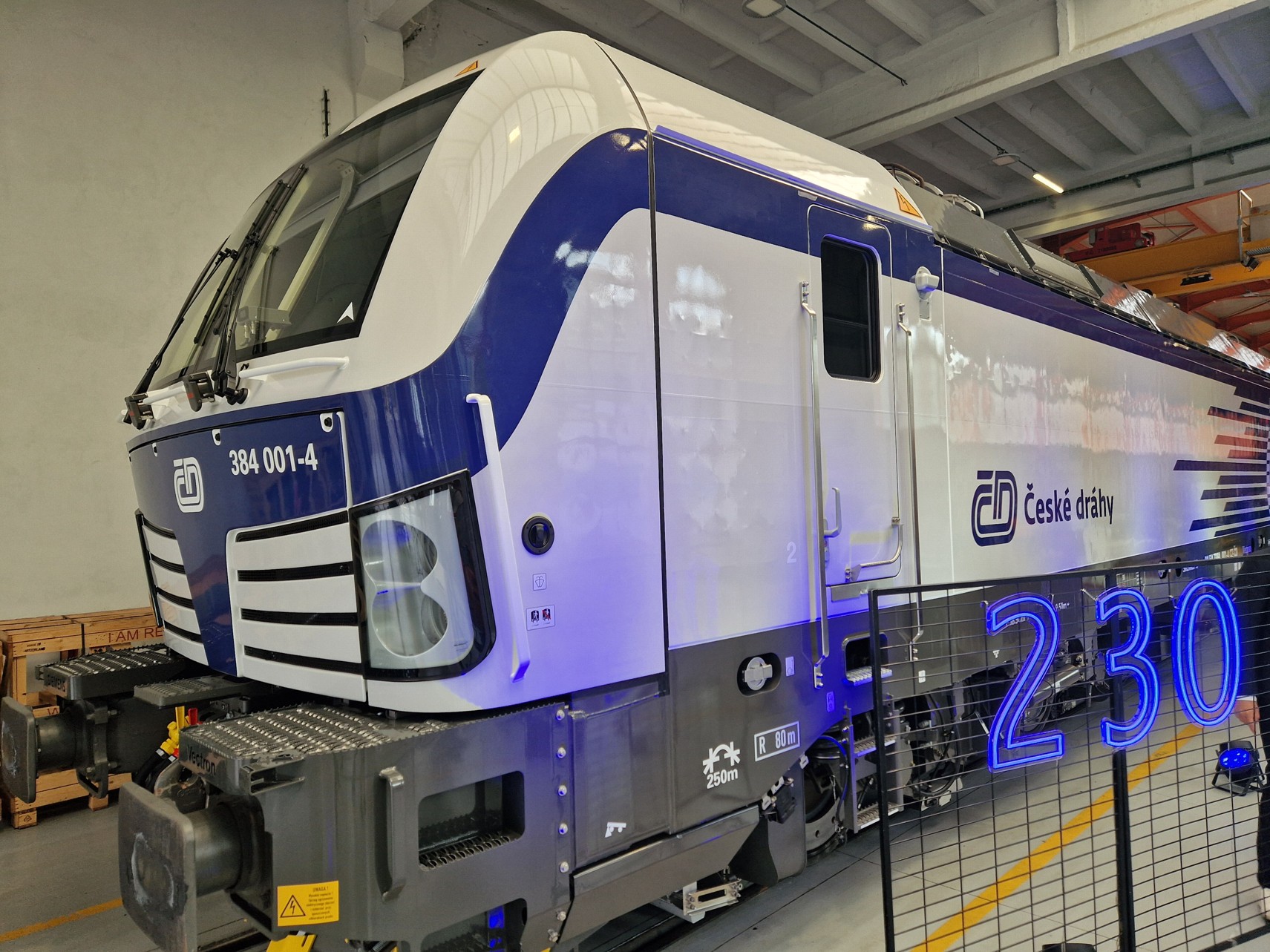 Lokomotiva Siemens Vectron s maximální provozní rychlostí 230 km/h v barvách ČD. Foto: Zdopravy.cz