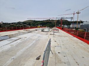 Kontrolní den na dokončovaném Dvoreckém mostě v Praze (10. září 2025). Foto: Zdopravy.cz