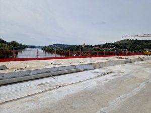 Kontrolní den na dokončovaném Dvoreckém mostě v Praze (10. září 2025). Foto: Zdopravy.cz