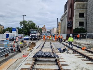 Přestavba Václavského náměstí spojená s návratem tramvajové trati (stav v září 2025). Foto: Zdopravy.cz / Jan Nevyhoštěný