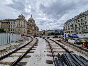 Přestavba Václavského náměstí spojená s návratem tramvajové trati (stav v září 2025). Foto: Zdopravy.cz / Jan Nevyhoštěný