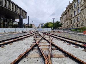 Přestavba Václavského náměstí spojená s návratem tramvajové trati (stav v září 2025). Foto: Zdopravy.cz / Jan Nevyhoštěný