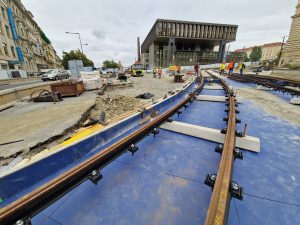 Přestavba Václavského náměstí spojená s návratem tramvajové trati (stav v září 2025). Foto: Zdopravy.cz / Jan Nevyhoštěný