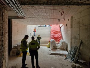 Přestavba Václavského náměstí spojená s návratem tramvajové trati (stav v září 2025). Foto: Zdopravy.cz / Jan Nevyhoštěný