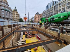 Přestavba Václavského náměstí spojená s návratem tramvajové trati (stav v září 2025). Foto: Zdopravy.cz / Jan Nevyhoštěný