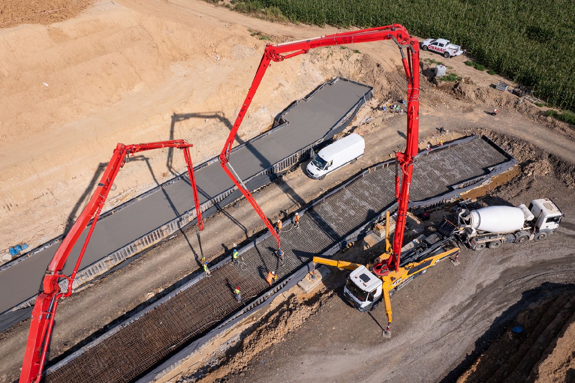 Betonáž na dálnici D49. Foto: ŘSD