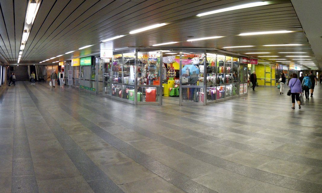 Jižní vestibul stanice metra Můstek ve střední části Václavského náměstí. Foto: Zdopravy.cz