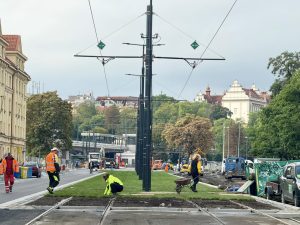 Rekonstrukce tramvajové trati v ulici U Výstaviště finišuje. Foto: DPP – Dominika Brabcová
