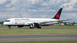Boeing 787 Dreamliner letecké společnosti Air Canada v Praze.Foto: David Záveský