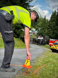 Nehoda autobusu ve Starých Hamrech. Foto: Policie ČR