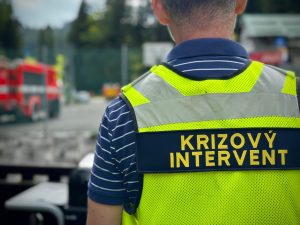 Nehoda autobusu ve Starých Hamrech. Foto: Policie ČR