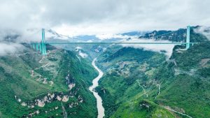 Most Huajiang Grand Canyon. Foto: Xinhua