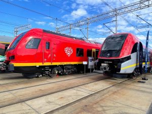 Jednotka Stadler Flirt pro Trenitalia,  jednotka Elf od Pesy pro Lodž . Foto: Jan Sůra / Zdopravy.cz