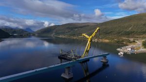 Stavba mostu přes záliv Ramfjord (září 2025). Pramen: Metrostav Norge