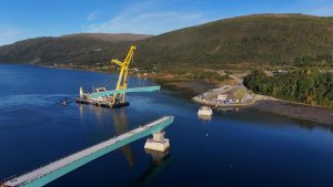 Stavba mostu přes záliv Ramfjord (září 2025). Pramen: Metrostav Norge