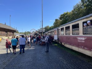 Nádraží úzkokolejky J. Hradec o víkendu 20. a 21. září 2025 po dlouhé době ožilo. Autor: Zdopravy.cz/Jan Šindelář