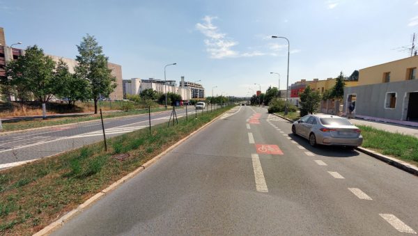 Cyklopruhy v Novodvorské ulici v Praze. Zdroj: Mapy.cz