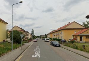 Parkování v Bezdíčkově ulici v Pardubicích. Foto: Google Street View