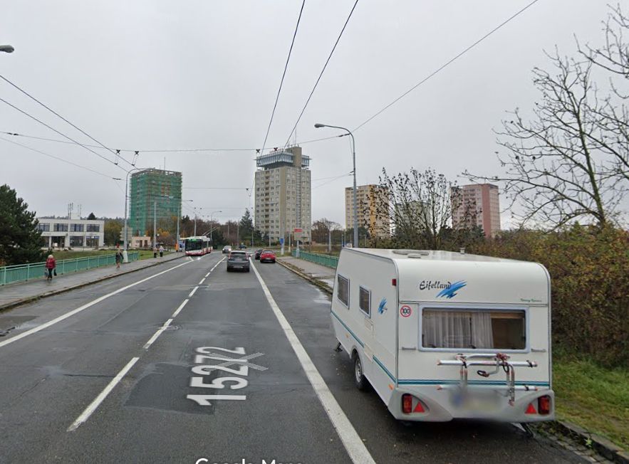 Karavan v Brně - Kohoutovicích. Foto: Google Street View