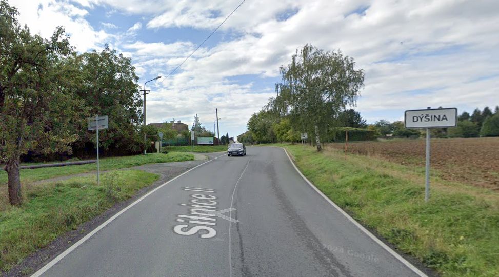 Silnice II/180 v Dýšině. Foto: Google Street View