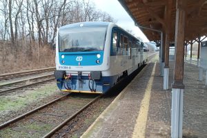 Jednotka Regionova Českých drah v polské stanici Glucholazy. Foto: Michal Eger / Mapy.com