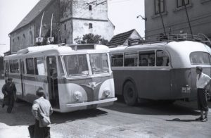 Historický trolejbusový provoz na Rudolfově u kostela. Pramen: DPMCB