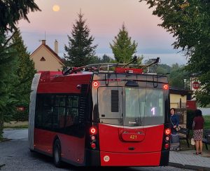 Trolejbus na konečné Rudolfov, Na Americe. V době původního trolejbusového provozu ještě neexistovala. Pramen: DPMCB