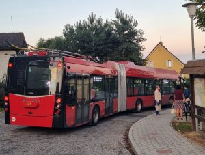 Trolejbus na konečné Rudolfov, Na Americe. V době původního trolejbusového provozu ještě neexistovala. Pramen: DPMCB