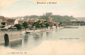 Pohled na Podskalí a Vyšehrad včetně původního Železničního mostu.