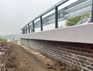 Opravená opěrná zeď v úseku Mělník - Liběchov na silnici I/9. Foto: ŘSD