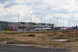 Práce na vratislavském letišti. Zdroj: Port Lotniczy Wrocław