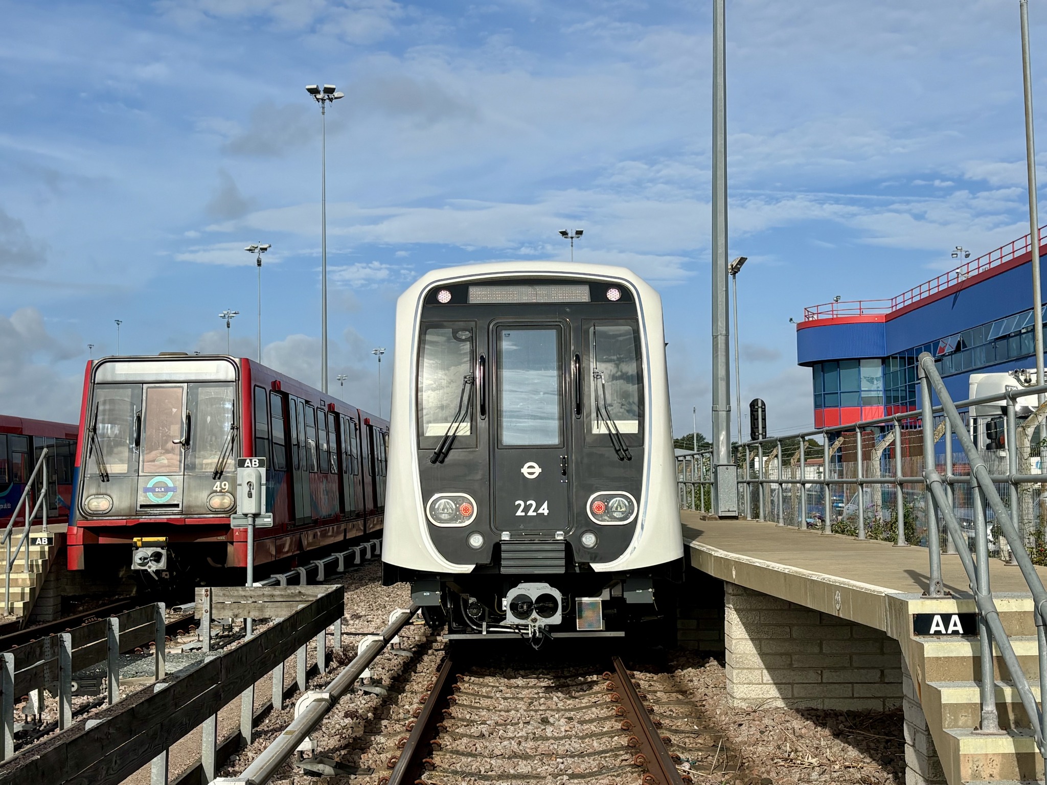 CAF Inneo pro DLR. Foto: TfL